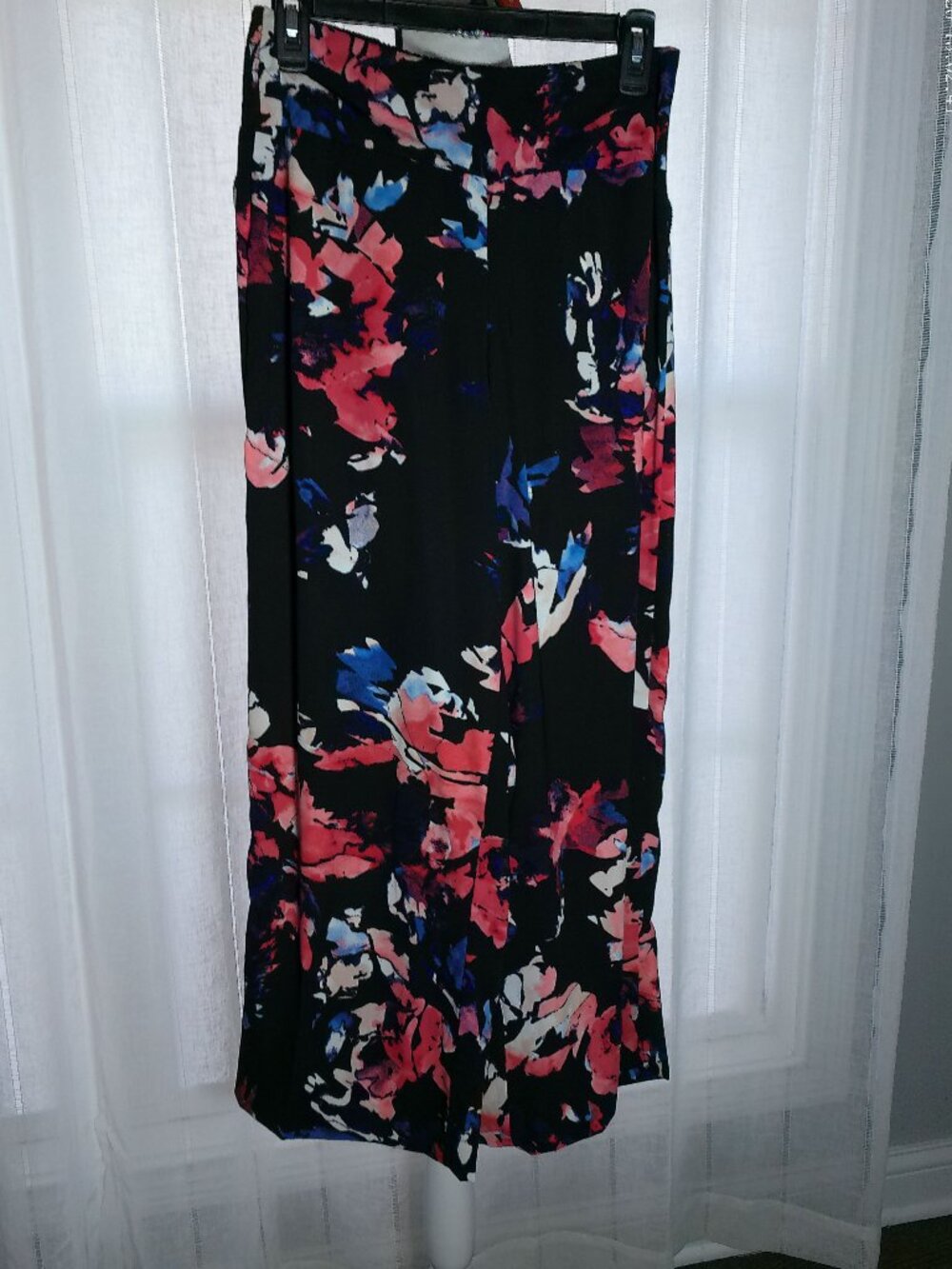 APT. 9 Cropped Pants Wide Leg Pull-On Black w/Floral Print NWOT XS
